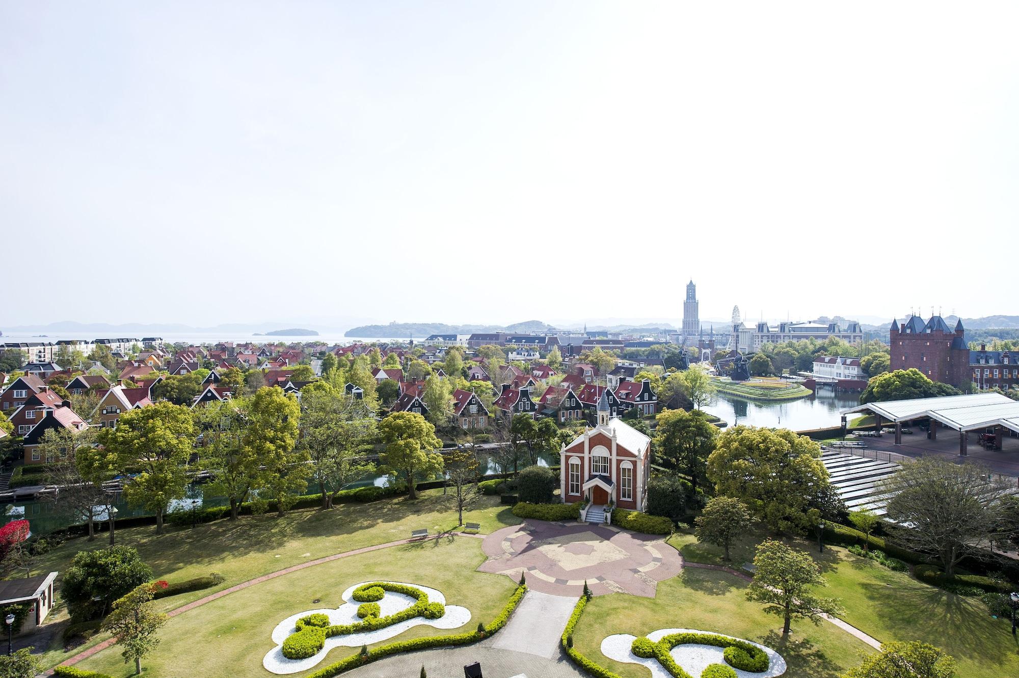 Hotel Okura Jr Huis Ten Bosch Sasebo Exterior foto View of the campus