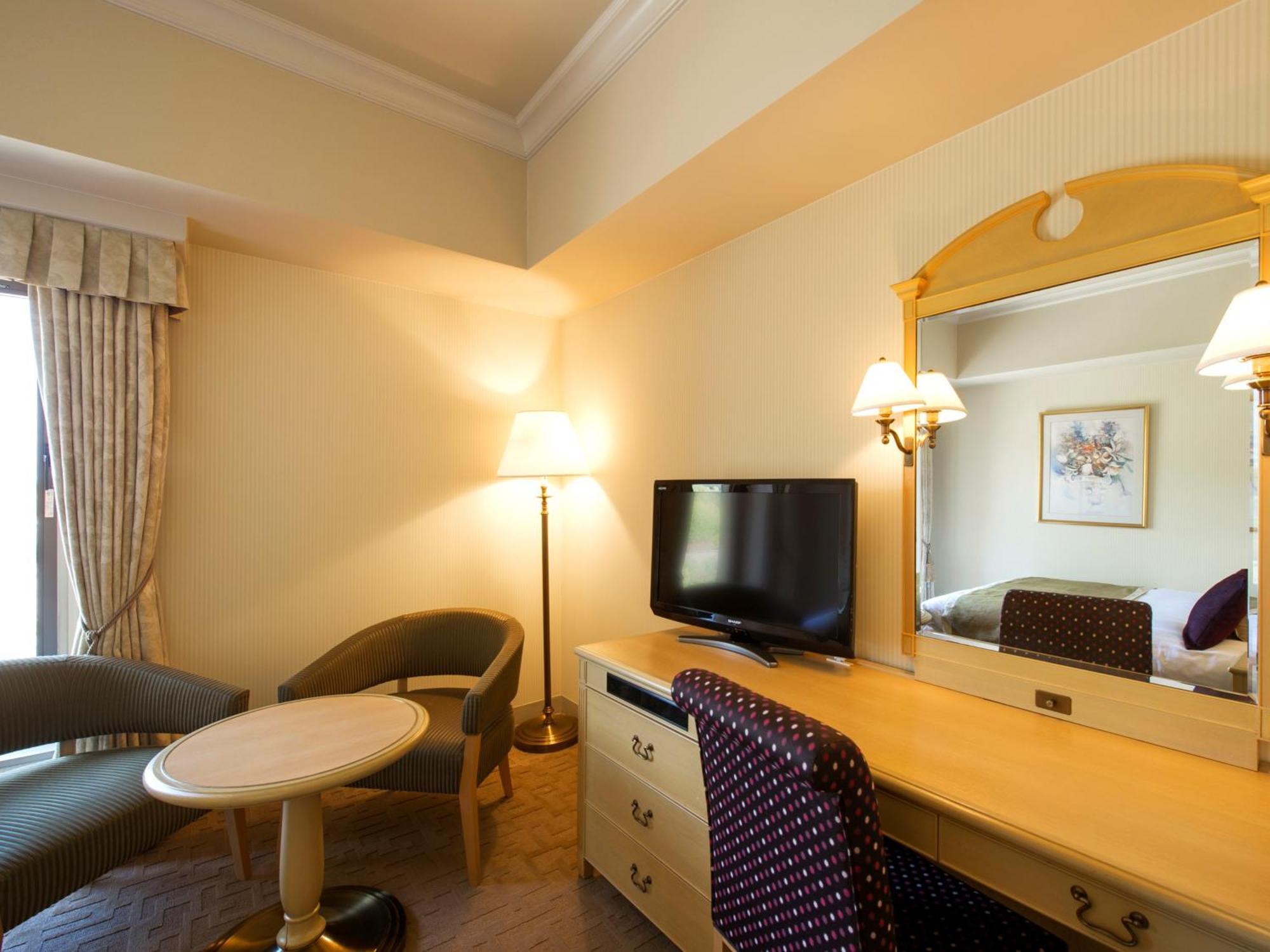 Hotel Okura Jr Huis Ten Bosch Sasebo Exterior foto A room at the hotel
