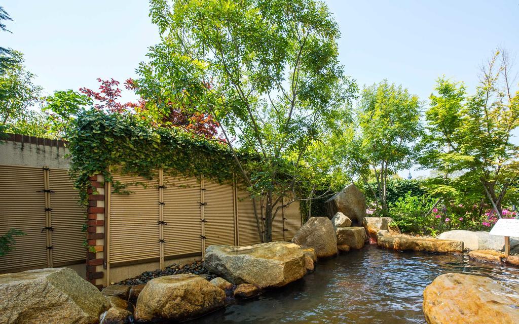 Hotel Okura Jr Huis Ten Bosch Sasebo Exterior foto The Japanese garden