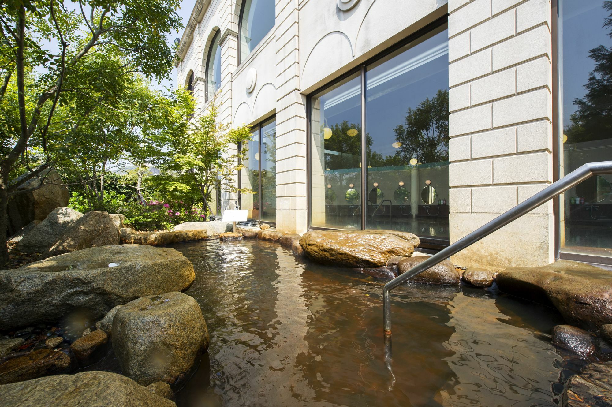 Hotel Okura Jr Huis Ten Bosch Sasebo Exterior foto A foot bath in Tokyo
